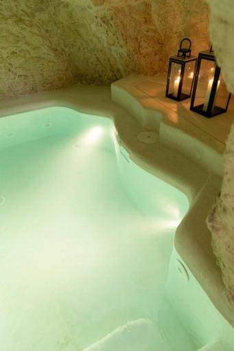 Alesia Luxury Cave Bed & Breakfast Ostuni Exterior photo